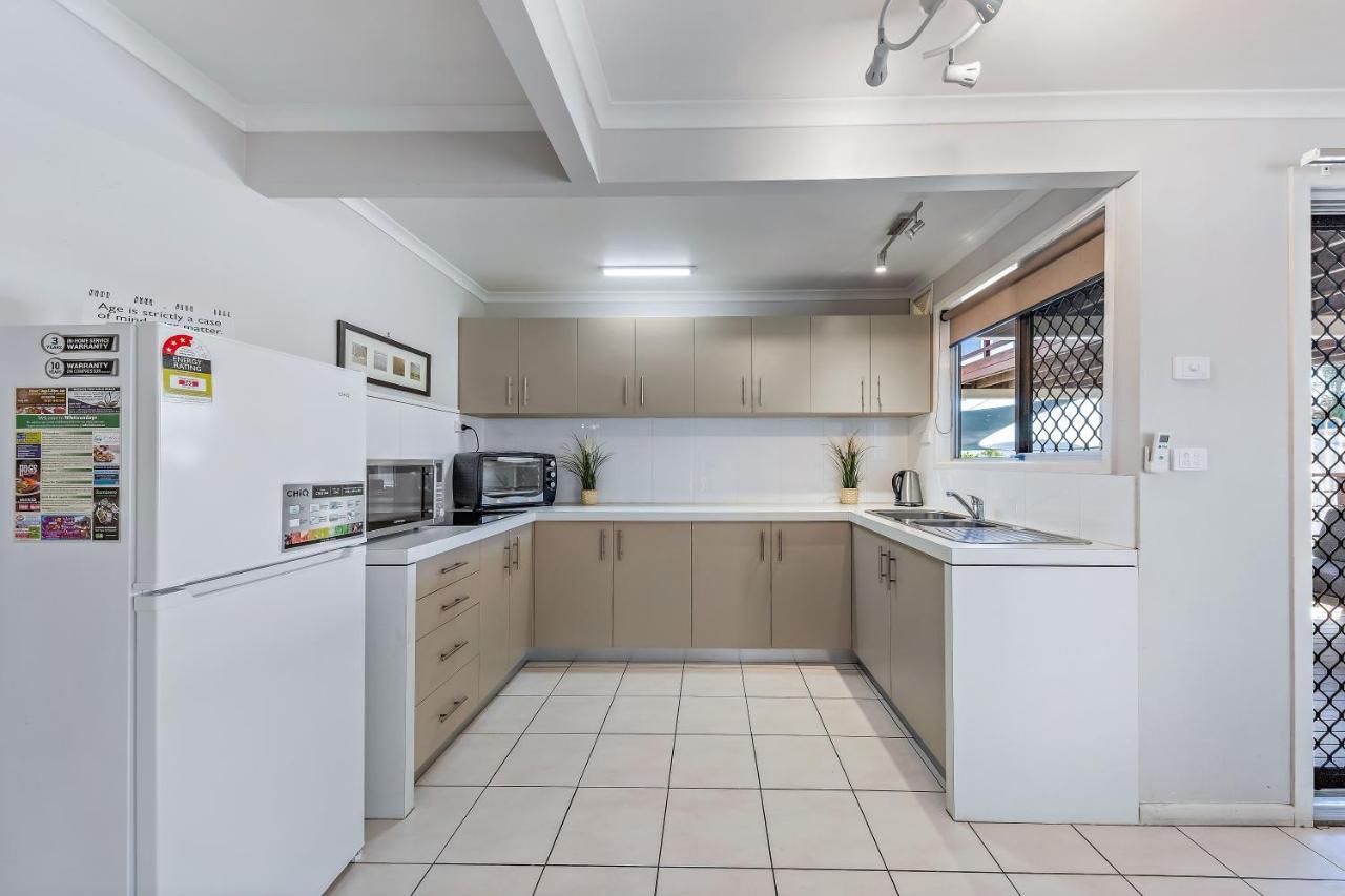 Airlie Apartments Airlie Beach Exterior foto