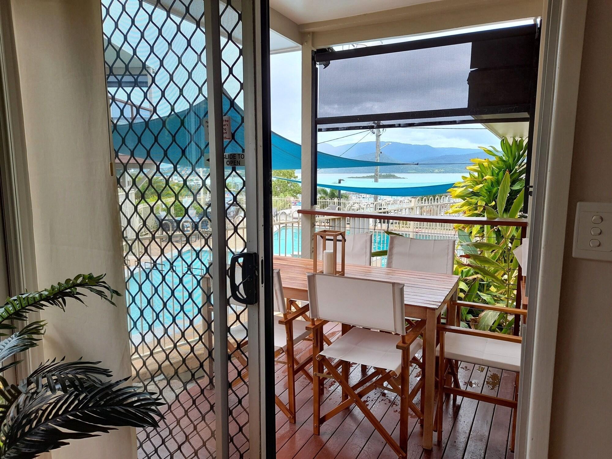 Airlie Apartments Airlie Beach Exterior foto
