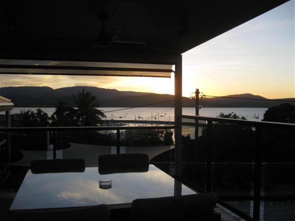 Airlie Apartments Airlie Beach Exterior foto
